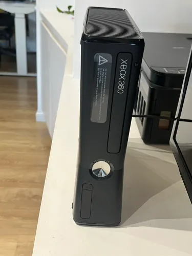 Xbox 360 Slim