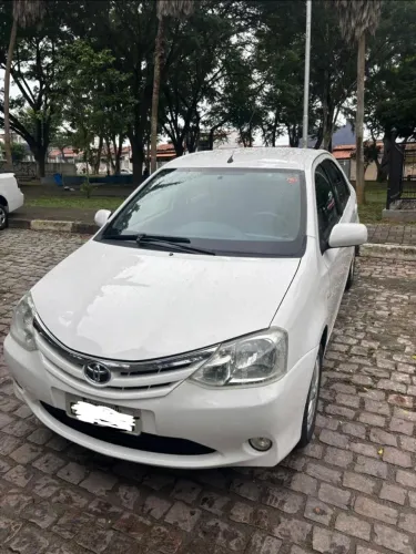 Toyota Etios XLS Sedan 1.5 Flex 16V 4P Mec. 2013
