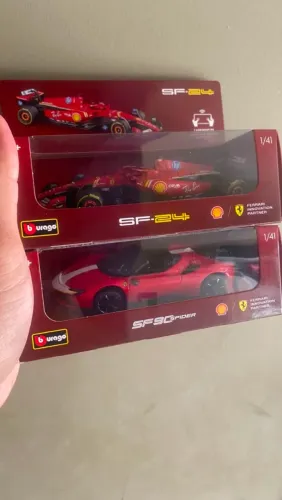 Kit Ferrari Shell Lendas Colecionáveis (Controle Remoto)
