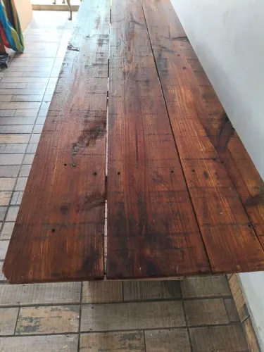 Vende Mesa e dois Bancos