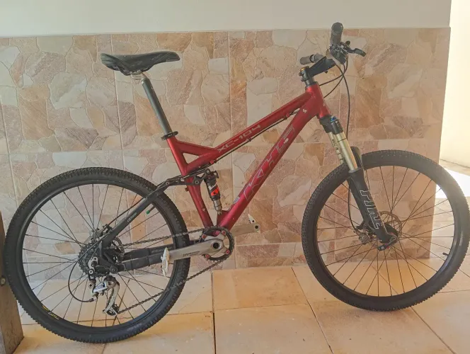 Bicicleta de trilha aro 26 Full suspension 