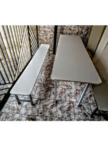 Mesa de refeitório e banco infantil 