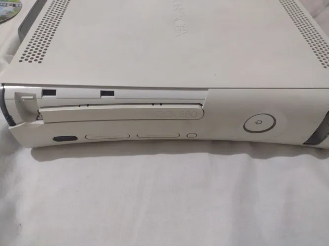XBOX 360 BRANCO, JOGOS E 2 CONTROLES