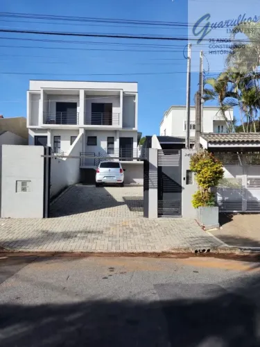 Aluga-se maravilhoso sobrado
