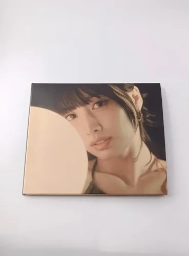 CD Álbum TWICE - With You-th Momo Version sem photocard Digipack