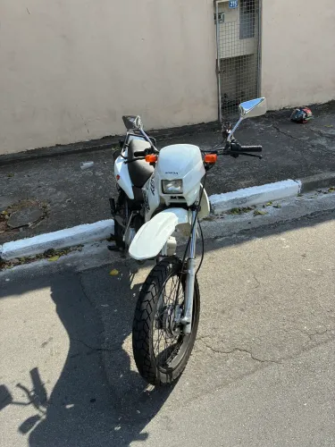 Oportunidade, moto está nova para uma 2005
