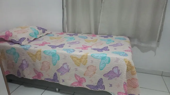 Vendo cama Box solteiro