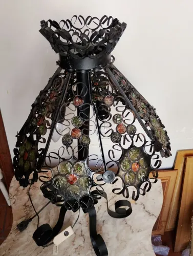 Luminária de ferro antiga