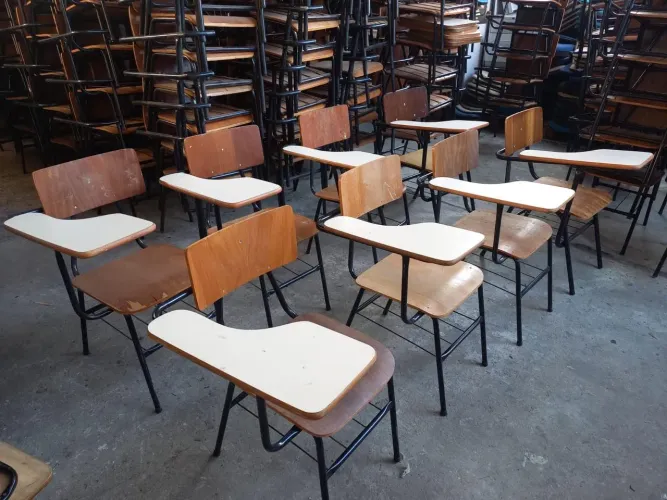 Cadeira escolar 