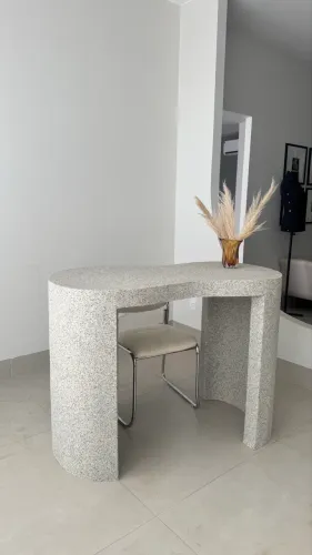 Mesa de pedra natural