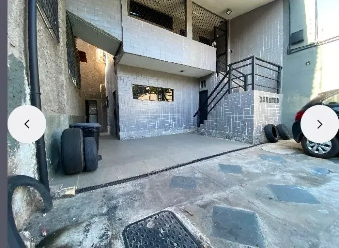 Excelente Casa em rua fechada de frente para Linha Amarela para fins comercias