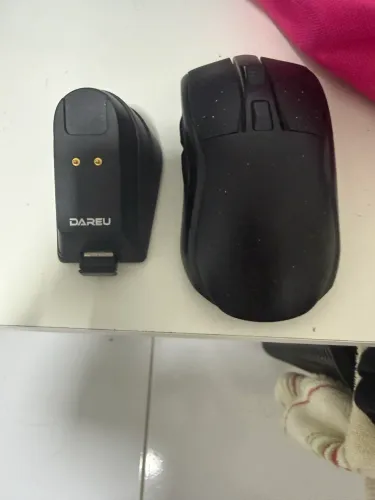 Mouse gamer com base carregadora dareu a950
