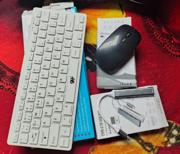 Kit completo para estudo, trabalho e jogos.