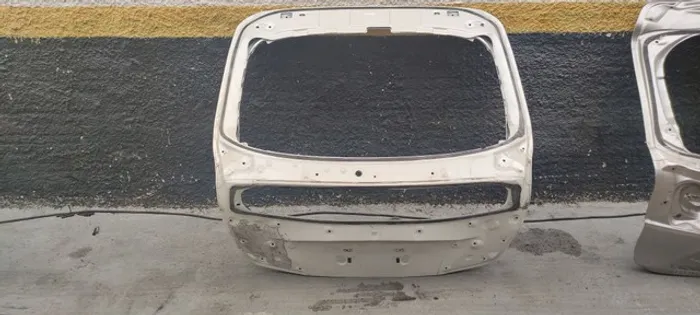 Tampa traseira Toyota Prius 2016 2017 2018 2019