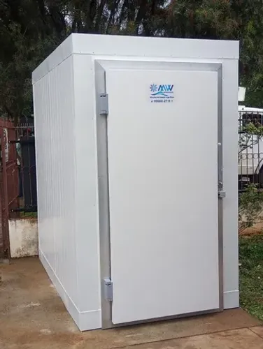 Câmara fria sob medida resfriados e congelados.
