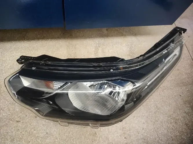 Farol fiat strada 2021.....