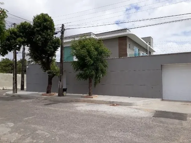 Casa solta com 04 suítes no Lago Jacarey, Fortaleza