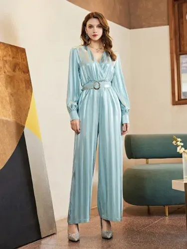 Macação em seda lindo Tam 42/44  Novo