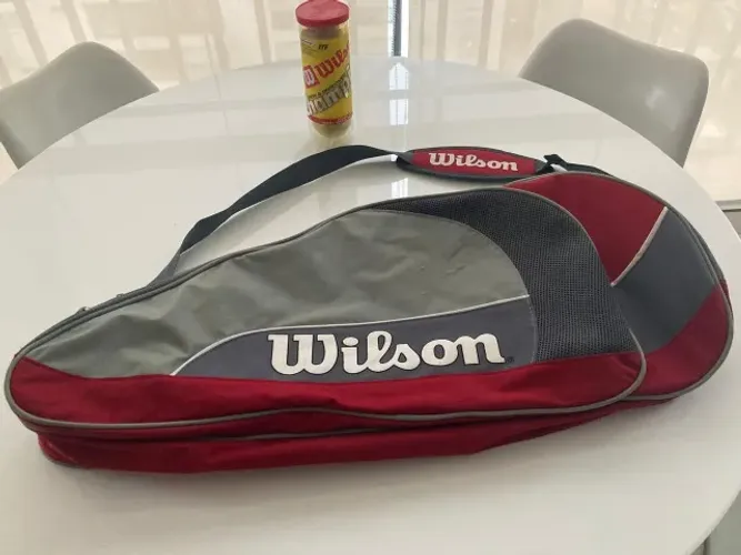 RAQUETEIRA WILSON ORIGINAL EM EXCELENTE ESTADO( comporta 4 raquetes)