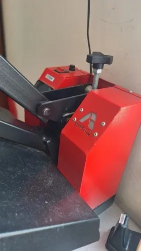 Máquina de Estampar Camisetas Stampcor Plus 110v/127v