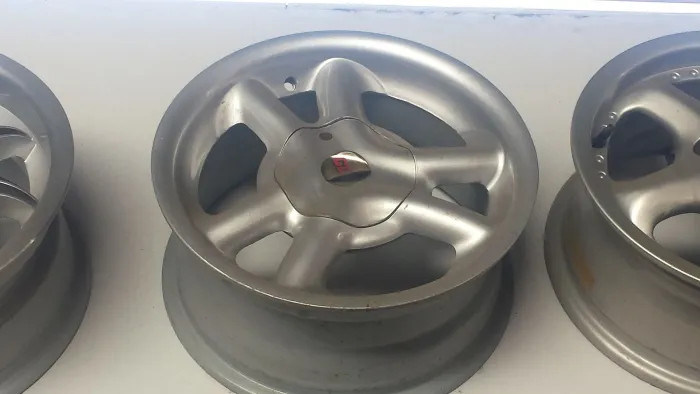Roda aro 14 esfiha vazada prata retro multi furos jogo novo