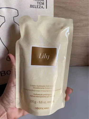 Creme Acetinado Hidratante Desodorante Corporal Lily O Boticário 250g