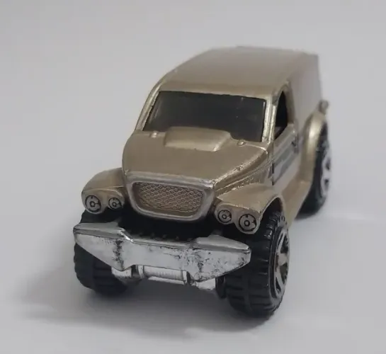 Miniatura Van Power Panel-Dourada -Hot Wheels esc 1:64 