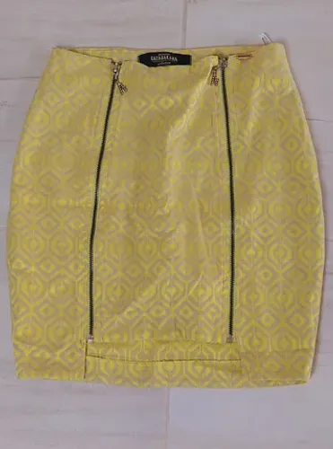 Saia com zíper, forrada, N.38 só 35 reais 