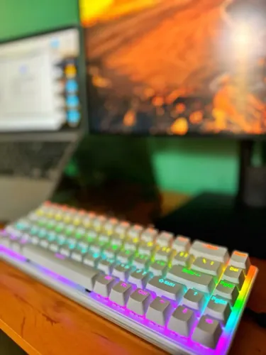 Teclado Mecânico k68 Switch Azul RGB + Entrega