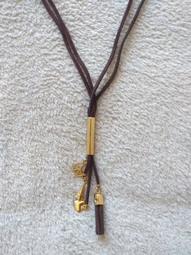 Colar estilo boho com pingentes