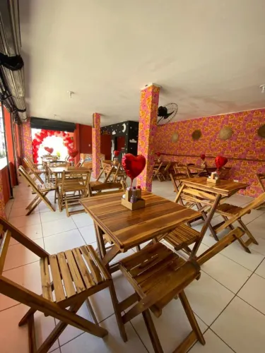 Mesas e cadeiras dobráveis 