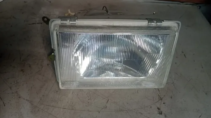 Farol Arteb Original VW quadrado, lado direito.