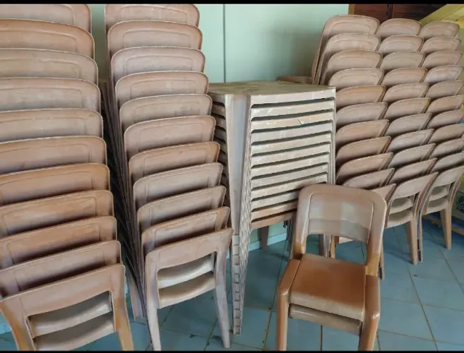 Vendo mesas e cadeiras - Marfinite