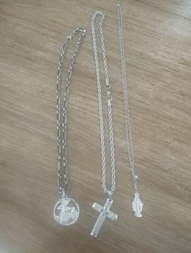 Cordões várias de aço