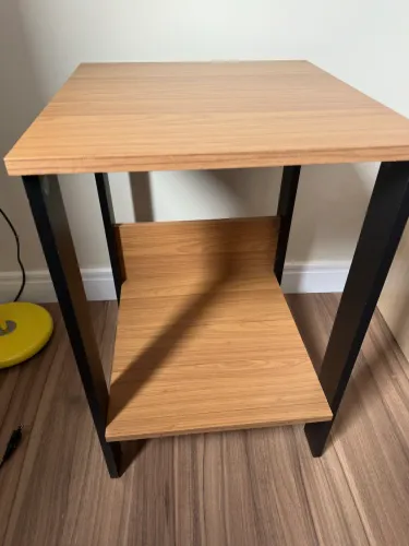 Mesa lateral freijó c/ preto MDF