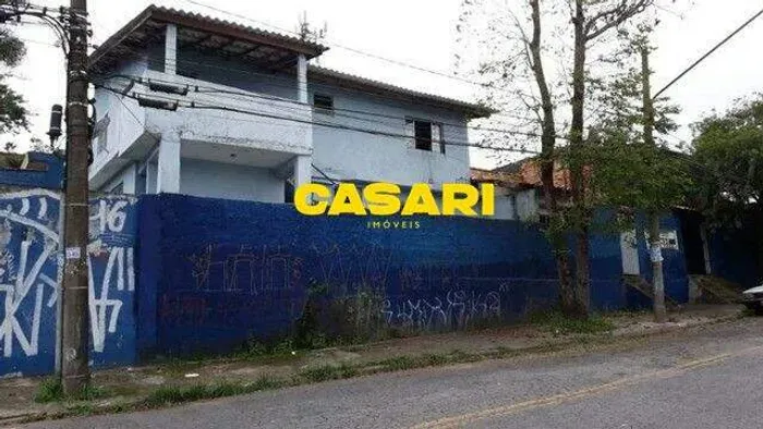 Sobrado com 4 Casas e 8 Dormitórios à Venda  Jardim Santo André, Santo André/SP
