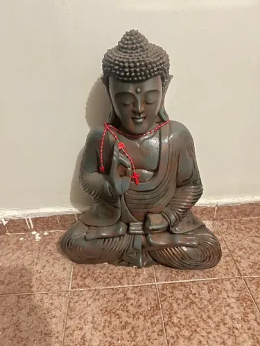 Estátua de Buda em concreto 