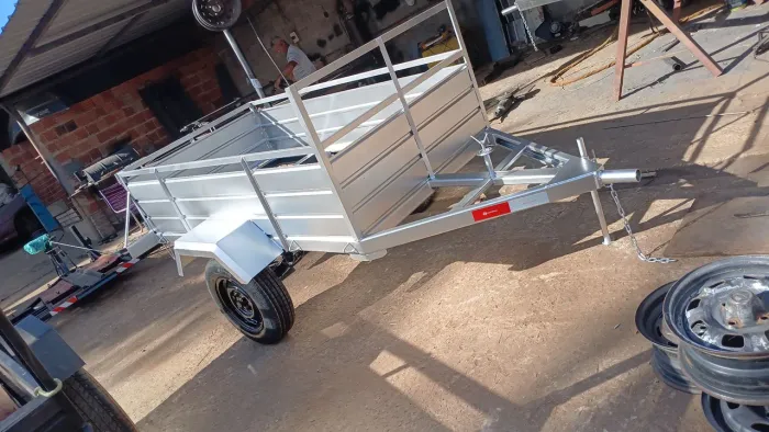 Carretinha nova com nota fiscal pra EMPLACAMENTO 