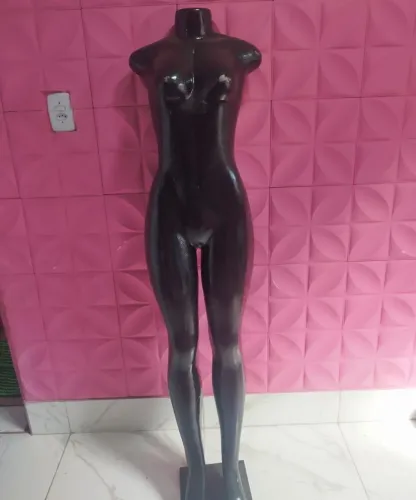 Manequim Feminino.