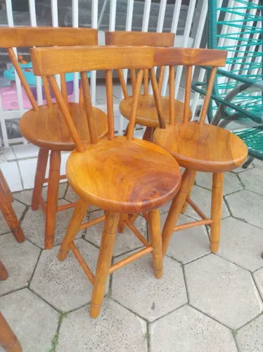 Banqueta Cadeira de Madeira Maciça 52 cm altura até o acento 