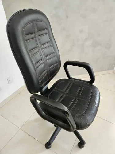Cadeira de escritório giratória