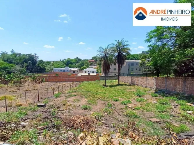 Terreno de 1.000m² com excelente topografia no Bairro Braúnas/Trevo!