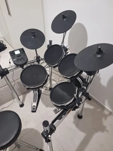 Bateria eletrônica Alesis Surge Mesh Kit