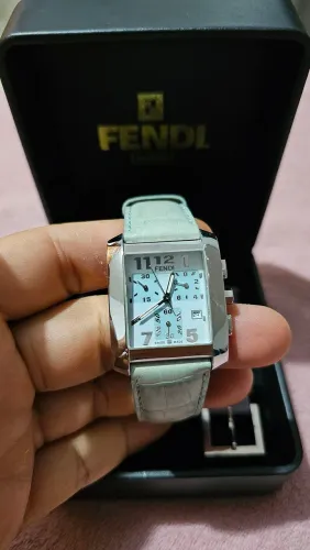 Relógio Fendi original pulseiras extra