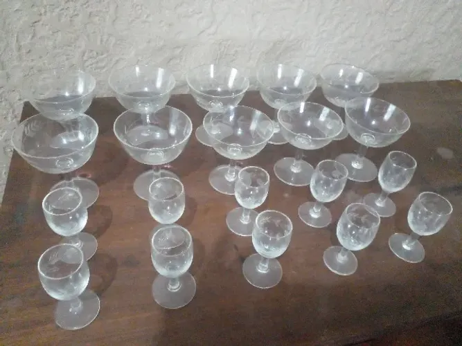 TAÇAS PARA CHAMPAGNE E LICOR