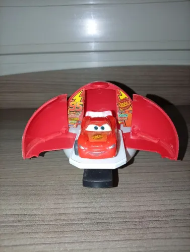 Carros Relampago McQueen - Ovo do McQueen com Fricção para Estacionamento de Carros Ditoys