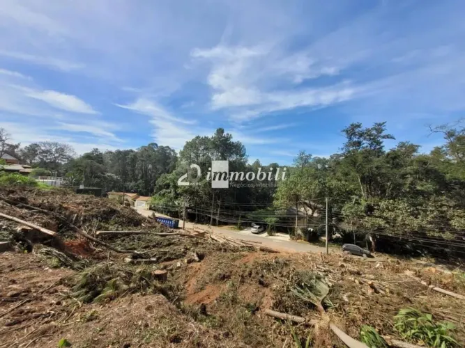 Terreno à venda em Cotia, Granja Viana, com 870 m², Vila dos Pinus