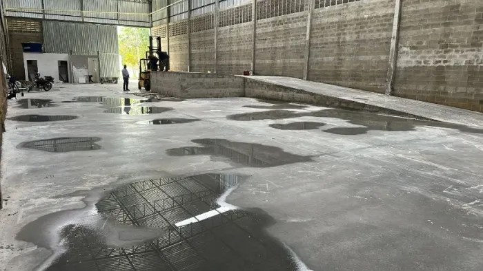 ALUGO GALPÃO 700m2 AV. GILDÁSIO CAIRO, SENHORINHA CAIRO EM VITORIA DA CONQUISTA