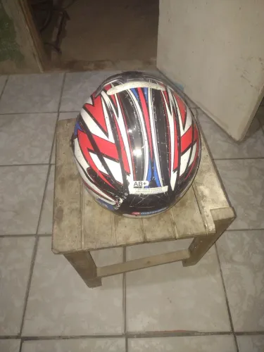 Capacete de moto usado 50 reais