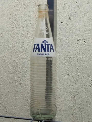 Garrafa antiga Fanta 500 ml rara